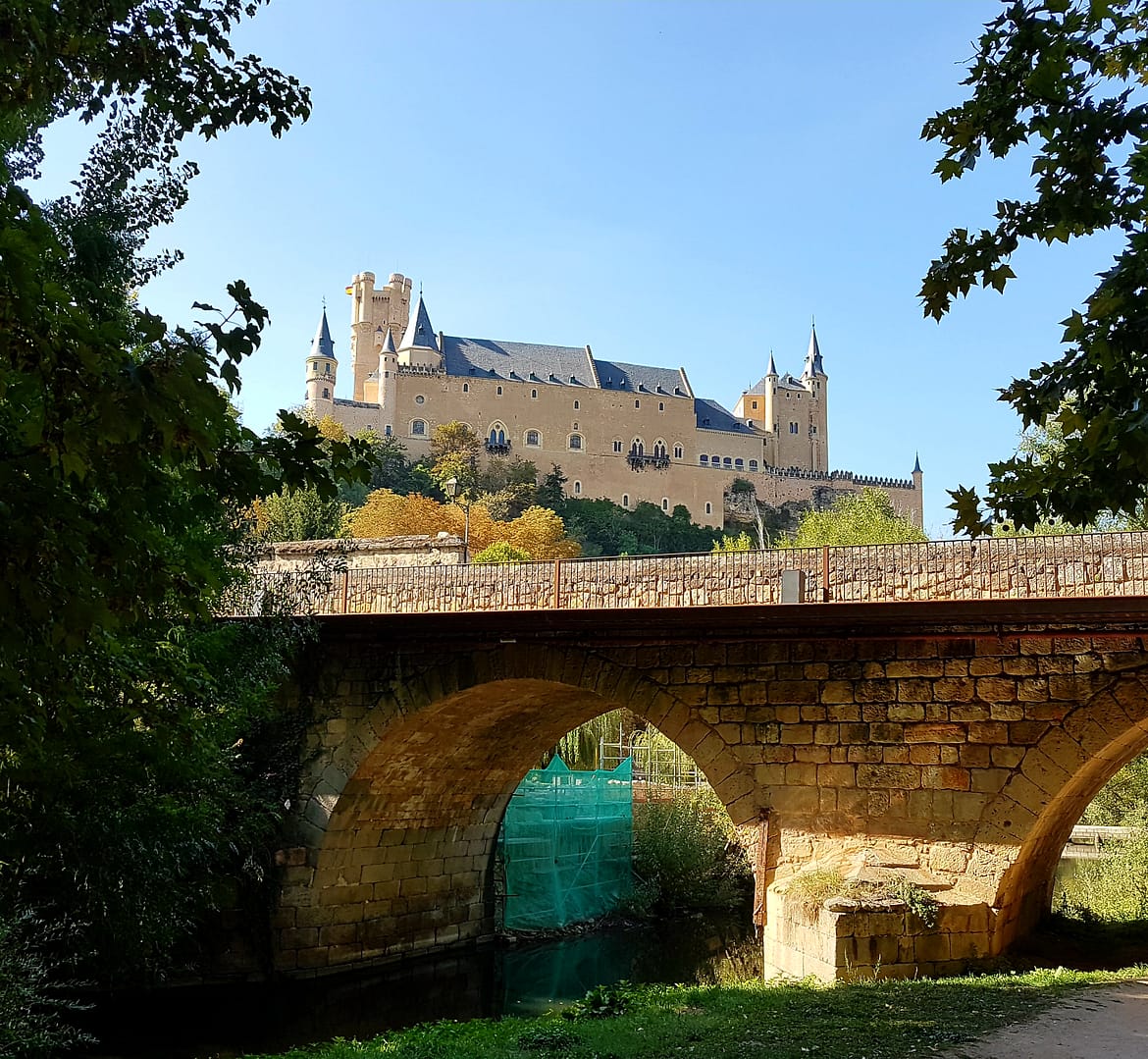 Segovia Spania . theislandsinthesun.com