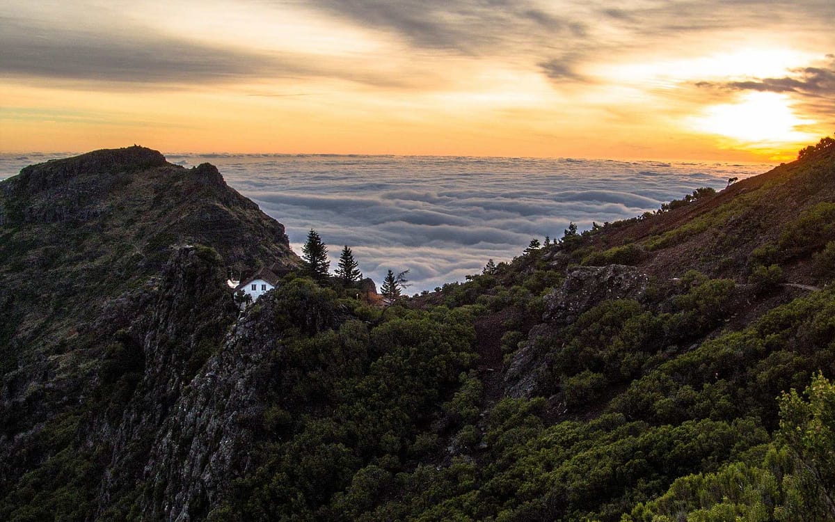 Madeira i solnedgang - theislandsinthesun.com