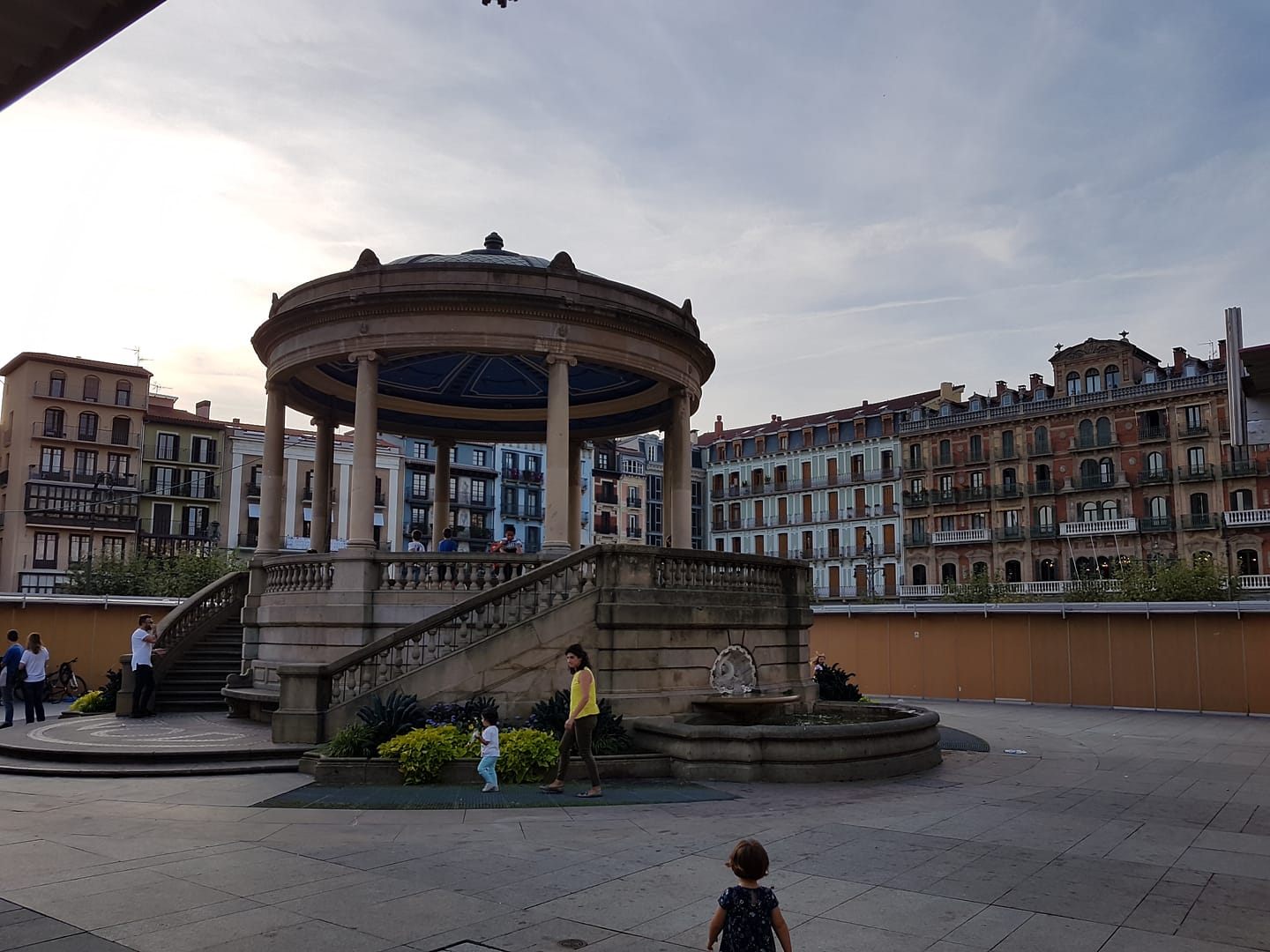 Pamplona Spania - theislandsinthesun.com