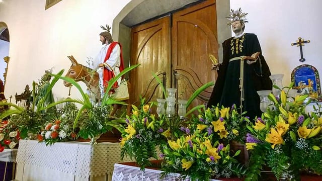 Puerto del la Cruz - Utstilling av figurene fra påskeprosesonen